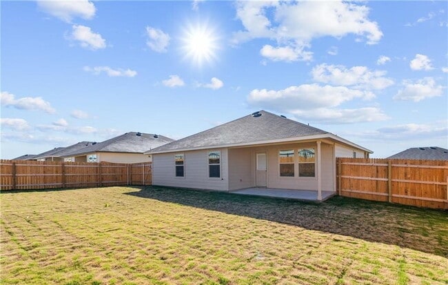Photo - "Charming 3-Bed Oasis with 2 Baths and 1501 Sq. Ft. of Comfort in Killeen!"