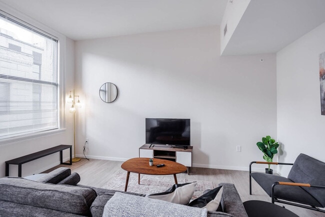 Photo - 9-JAN-JAN E 4th St Unidad ID1343755P