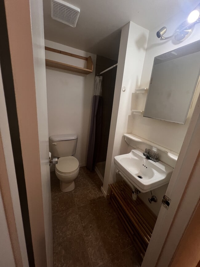 Photo - 423 Superior St