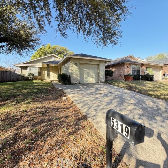 Building Photo - 5319 Waterford Dr