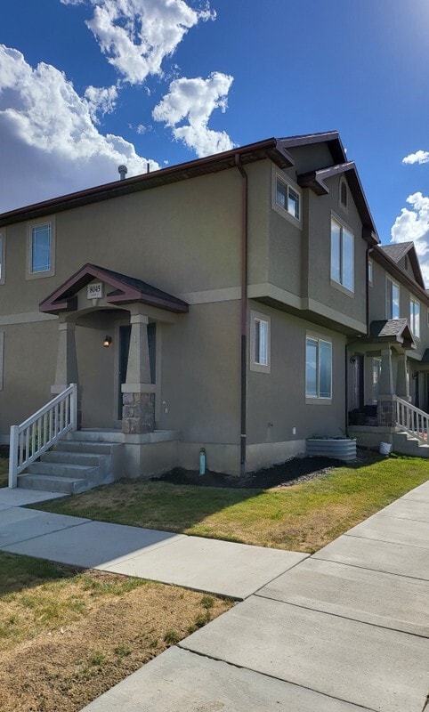 Building Photo - 8045 N Plum Creek Dr