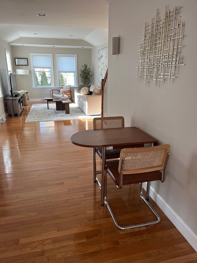 Photo - 99 W Circular St Unidad ID1388803P