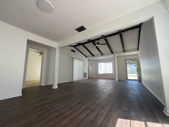 Photo - 151 Mariposa