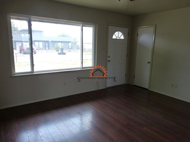 Photo - Cute 3 bedrooms 2 bath home 1 car garage
