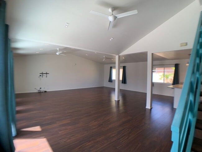 Photo - Mililani  - Rare 4 bedroom with upgraded kitchen/bathroom & large living/dining room