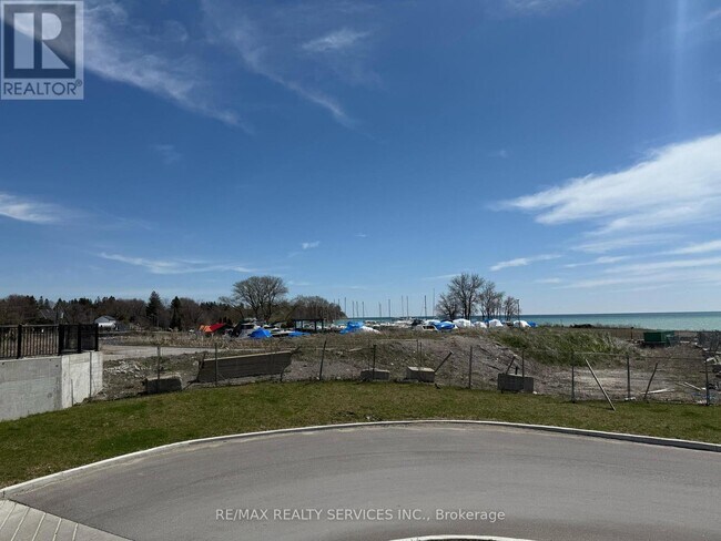 Photo - 50 Lakebreeze Dr Unit 229