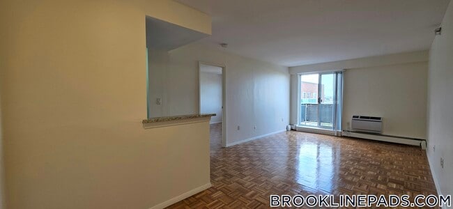 175 Freeman St Unit 920