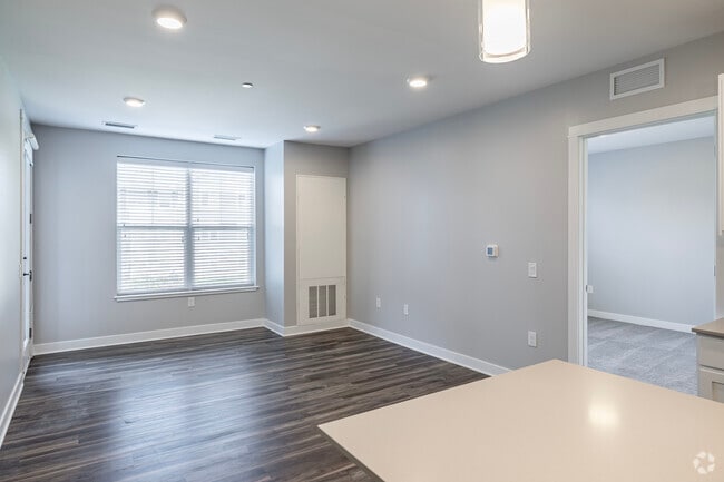2BD, 2BA - 1,055SF - Living Room