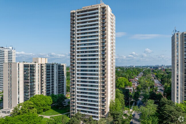 Photo - 299 Glenlake (Toronto) Limited