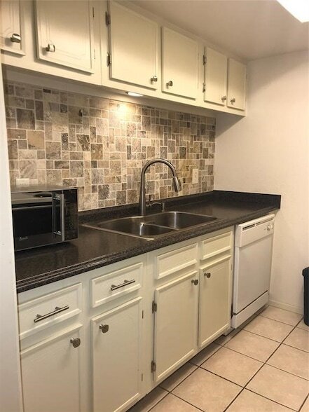 Photo - 2516 Commonwealth St Unidad 105