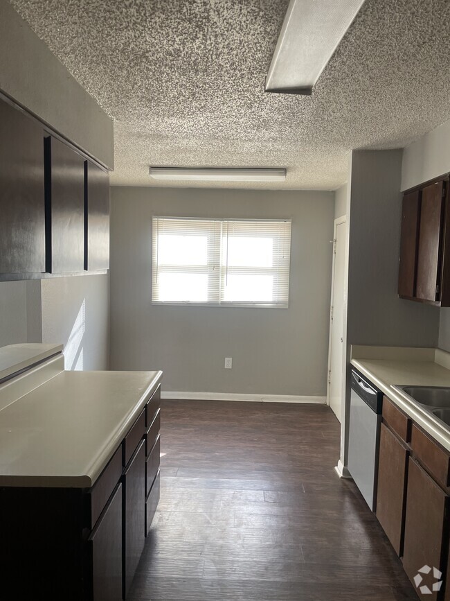 Building Photo - 702 16th St Unit A Rental