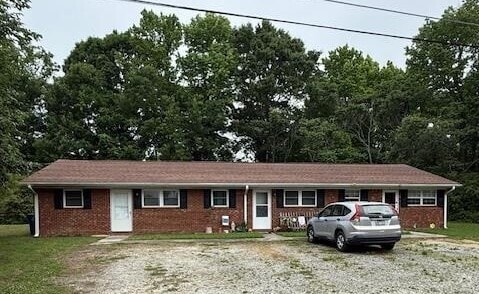 Building Photo - 412 Lake Dr Rental