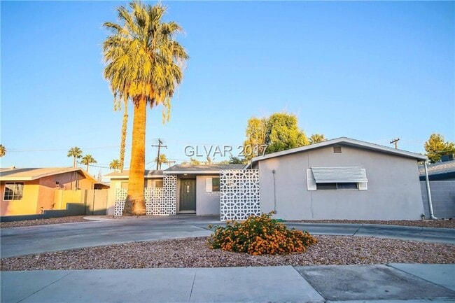 Building Photo - 113 Woodley St