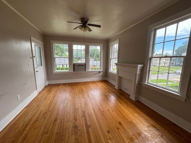 Photo - 743 1/2 Ratcliff St