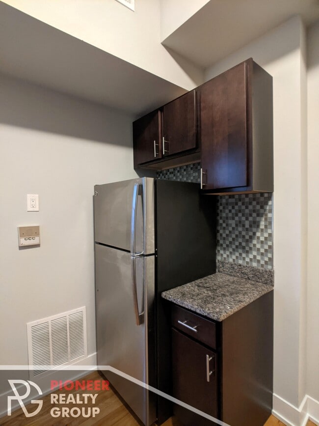 Photo - 635 W Oakdale Ave Unit 647-2