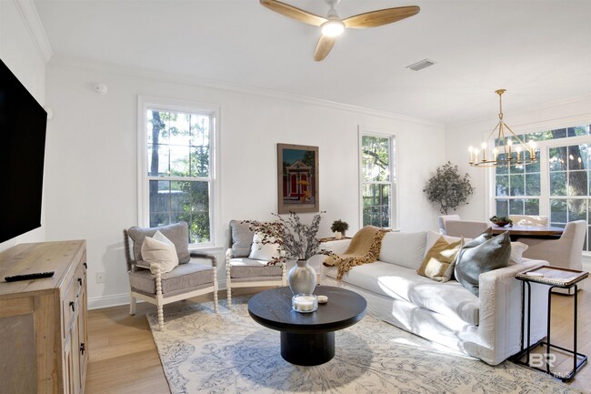 Photo - 460 Equality Ave