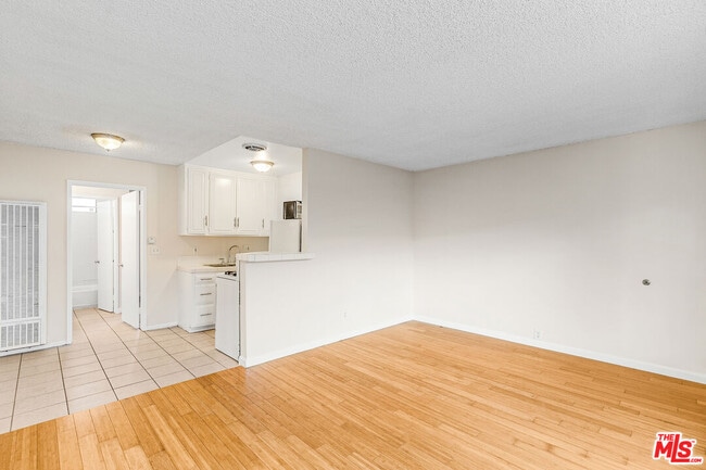 Photo - 2435 2nd St Unit 2