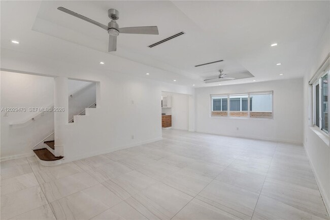 Photo - 550 W 49th St