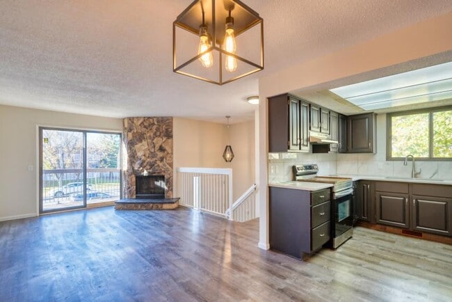 Photo - 5.0 bedroom in Calgary Alberta T2J 6G9 Unit N/A