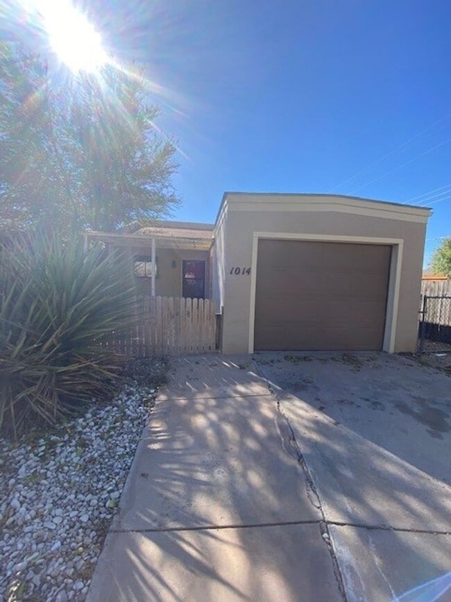 Photo - 1014 Plaza Del Sol