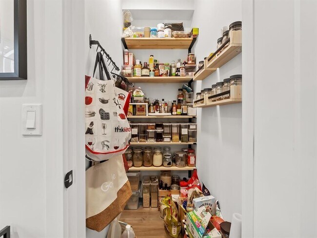 Photo - 145641 Winter Crescent