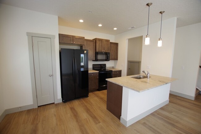 Photo - Sunbeam Townhomes | Modern Townhome Living in the Heart of Kuna