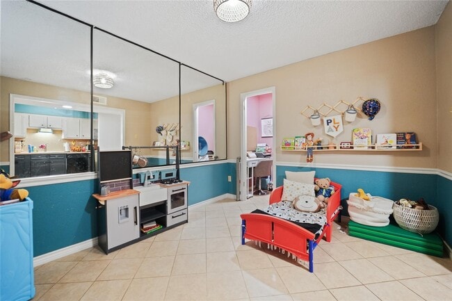 Photo - 1314 Town Cir Unit 1