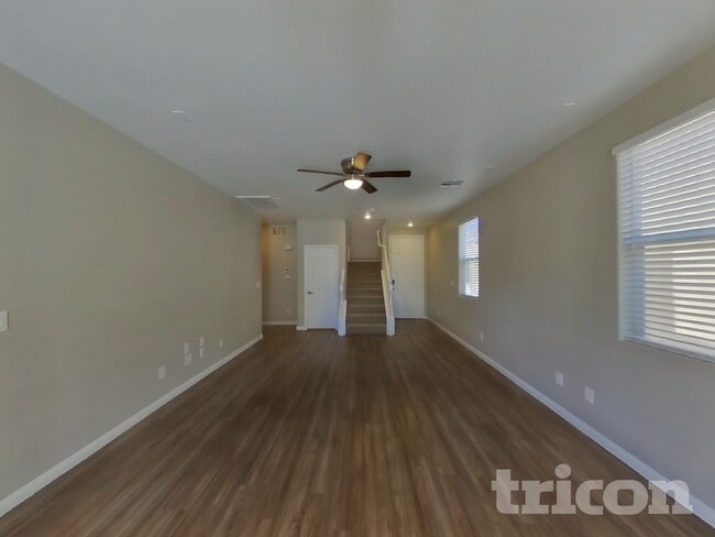 Photo - 11729 Giles St