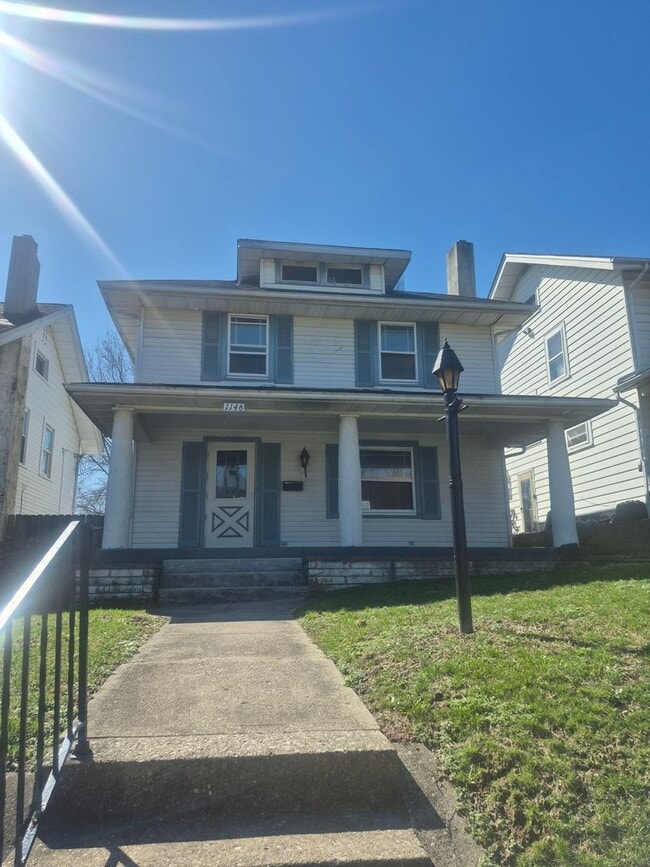 Building Photo - Charming 3 bedroom home