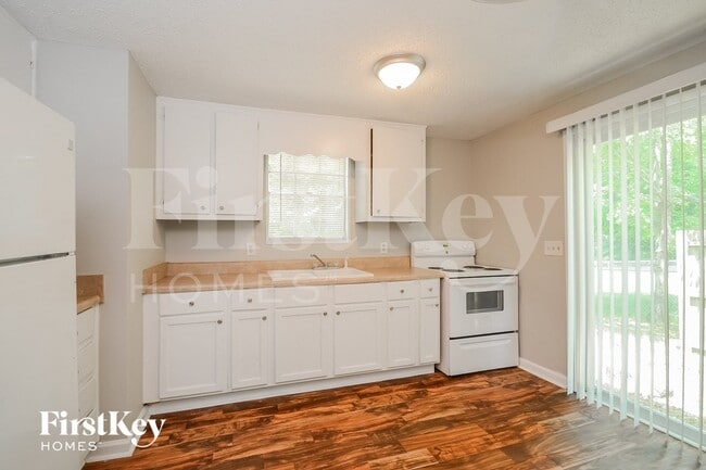 Photo - 2536 Oak Leaf Ln