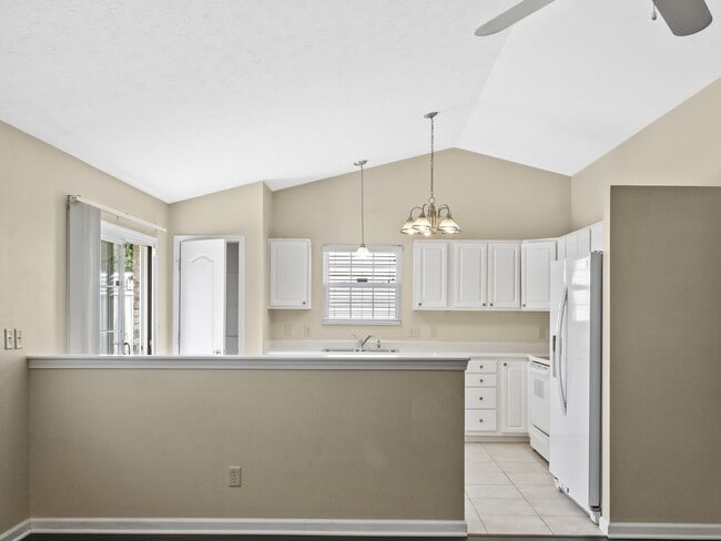 Photo - 114 Mark Twain Ct