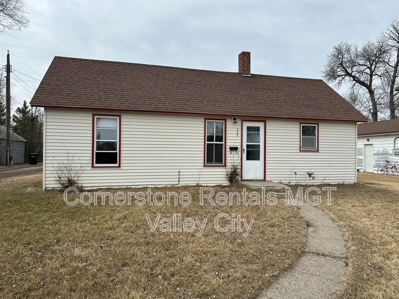 Photo - 235 8th Ave NW