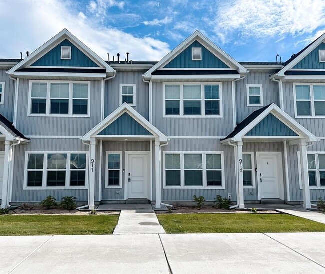 Building Photo - 911 W 1000 N