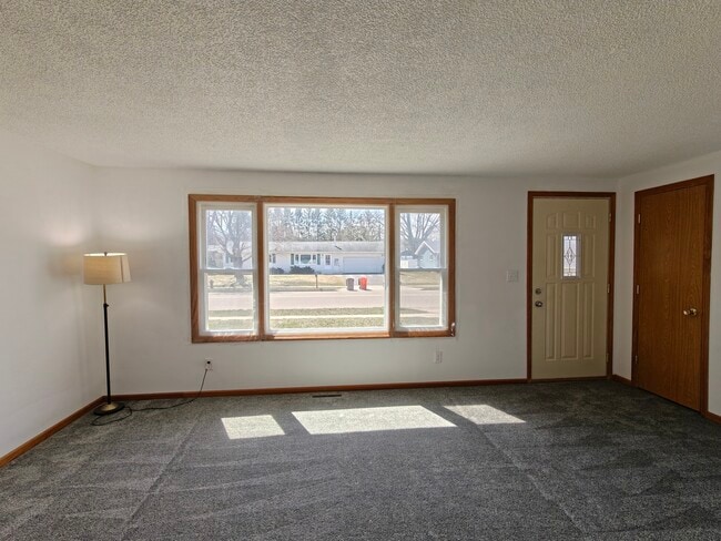 LIVING ROOM - 2212 Bartlett Ave