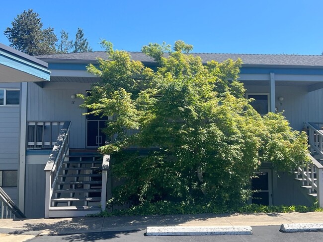 Building Photo - Serene two bedroom condo near Oak Knoll Golf Course | Available Now Unit 12