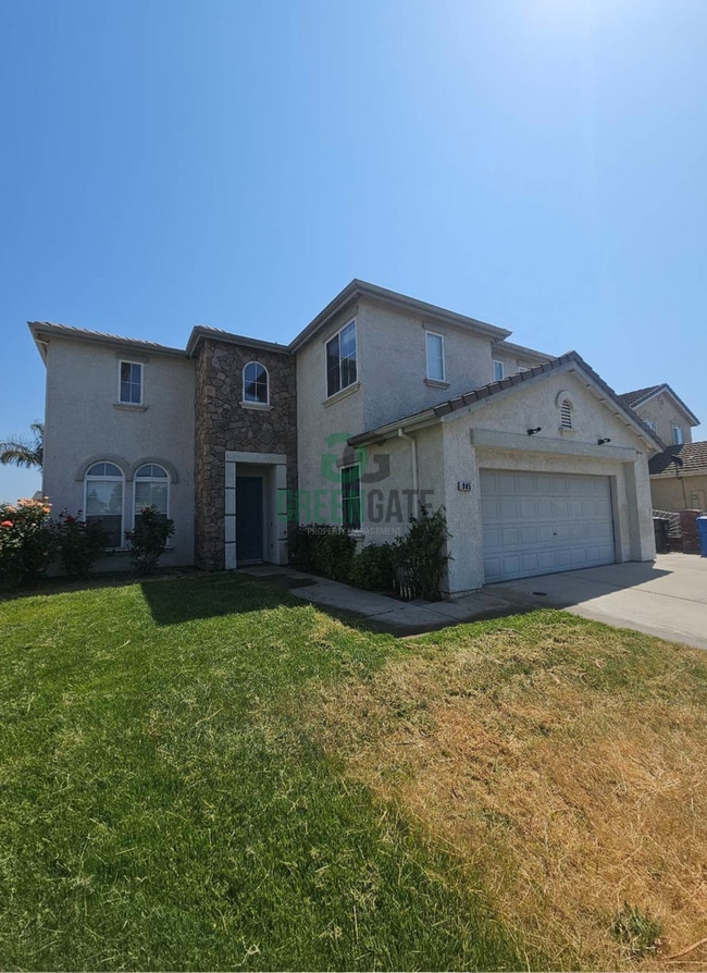 Building Photo - Price Reduced! 4 Bedroom 3 Bath Home is No...