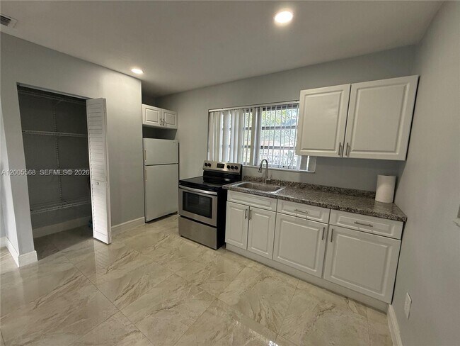 Photo - 7411 Juniper St Unit A