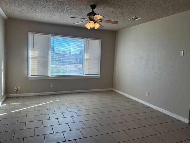 Photo - 734 NW 31st St