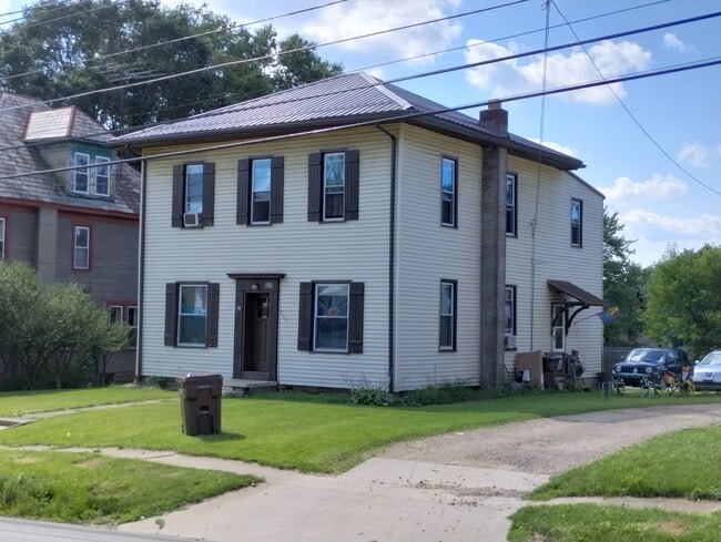 Building Photo - 615 S Center St Unit 2A