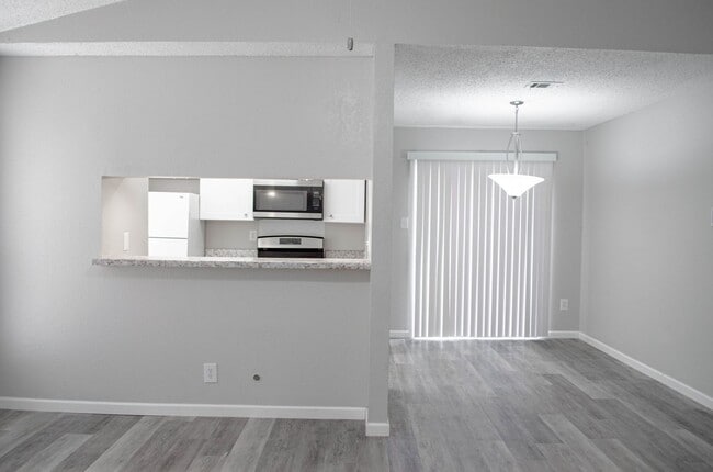 Photo - 2306 Fuzz Fairway Unidad A