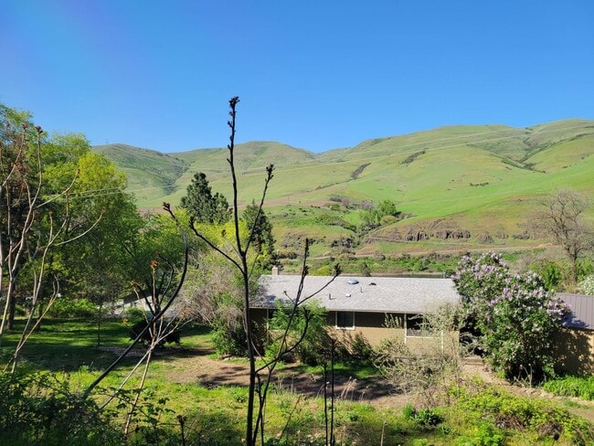 Photo - Stunning Lenore House With Breathtaking Views