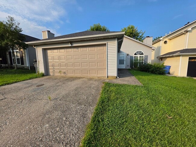 Building Photo - 2592 Woodhill Dr