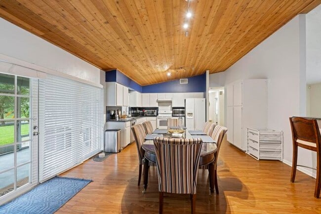 Photo - 756 Juniper Pl