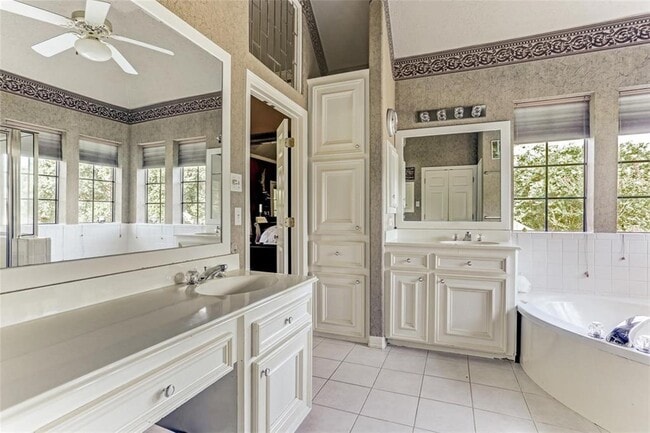 Photo - 1706 Country Squire Dr