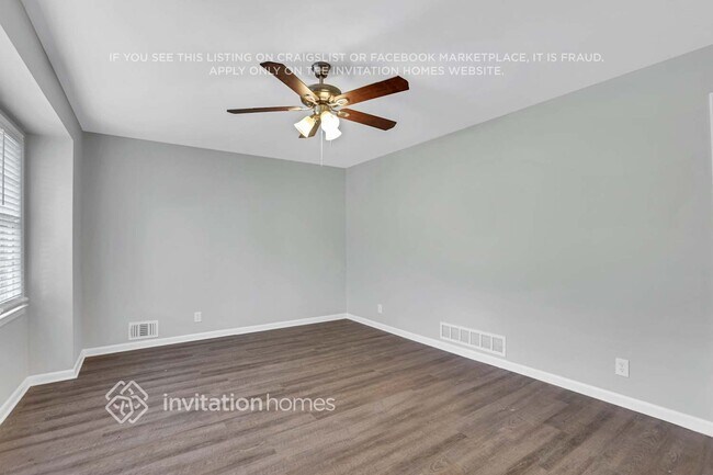 Photo - 919 Magna Carta Dr NW