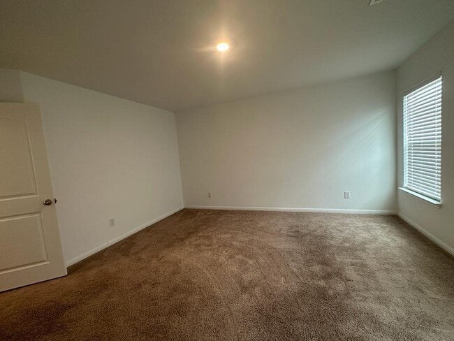 Photo - 18300 Speculator Ln