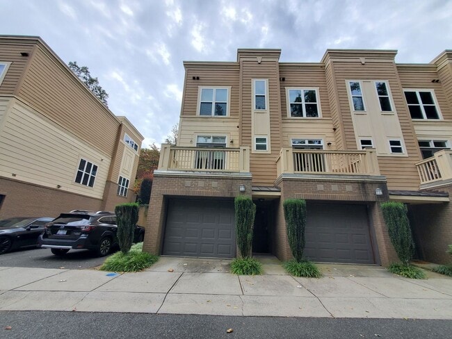 Photo - Luxury Elizabeth Condo – Gated Community w...