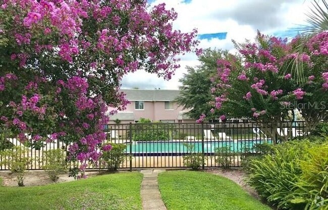 Building Photo - Spacious 2brm 1.5ba Condo in The Villas of...