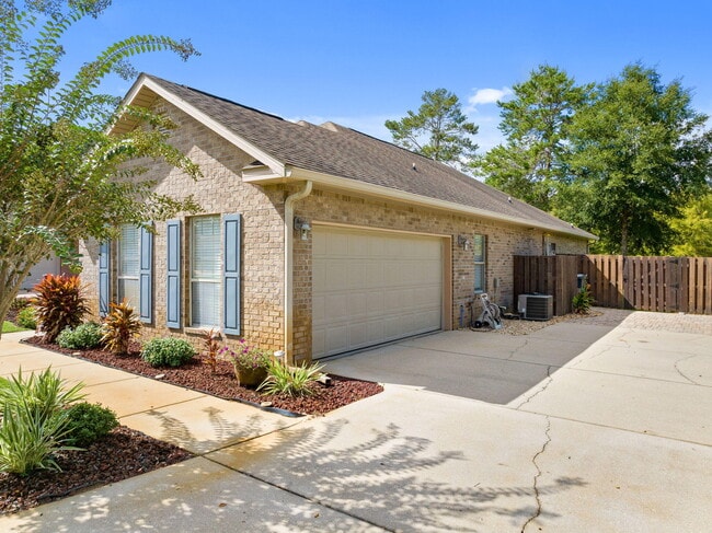 Photo - 526 Camellia Ct
