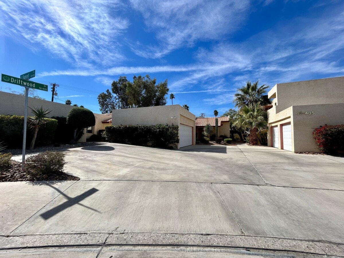 Photo - COMING SOON! 3 Bedroom 2 Bathroom Upper Level Apartment in Palm Desert!! Unit 03
